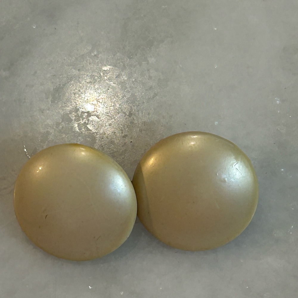 Vintage Pearly Earrings